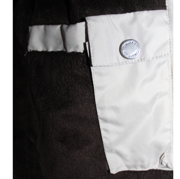 Women's Down Puffer Jacket - Picture 15 of 15